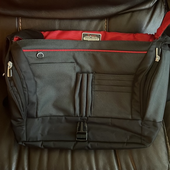 Tumi Tech laptop bag - Picture 10 of 16